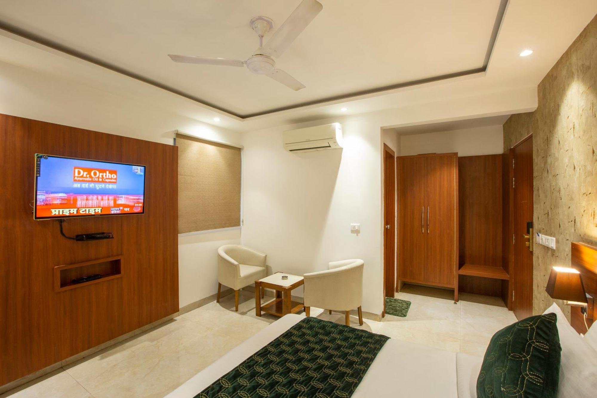 Hotel Arch Suites - Near Aerocity Nova Deli Exterior foto