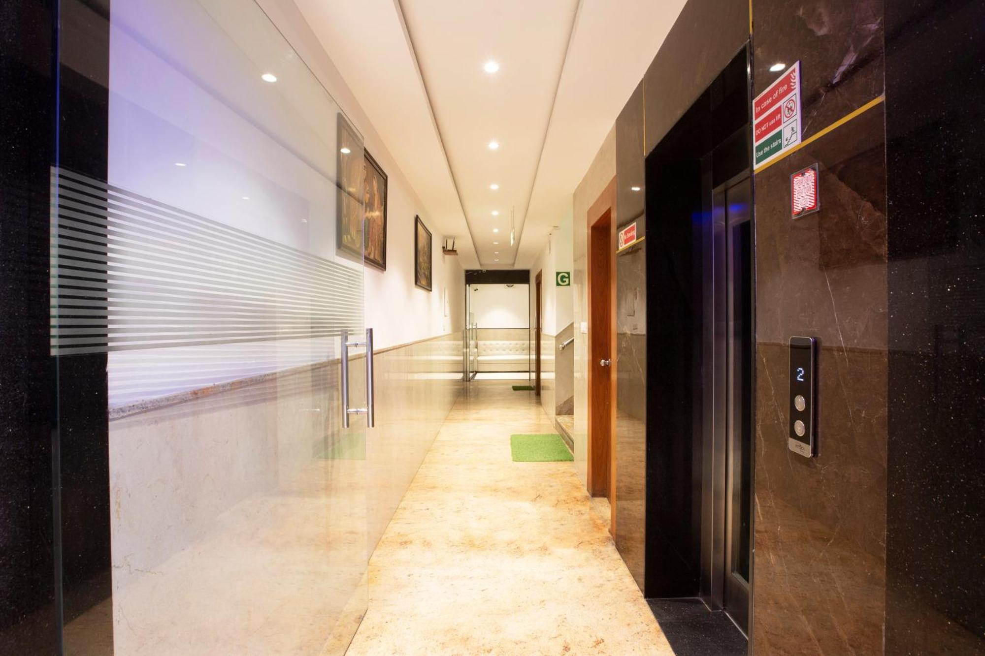 Hotel Arch Suites - Near Aerocity Nova Deli Exterior foto