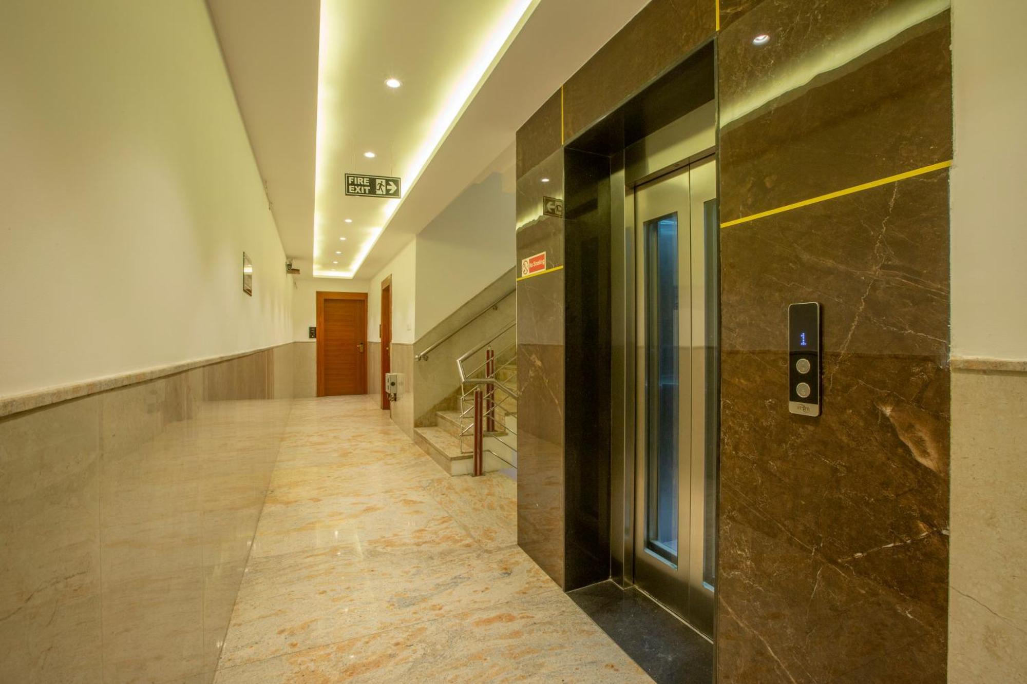 Hotel Arch Suites - Near Aerocity Nova Deli Exterior foto