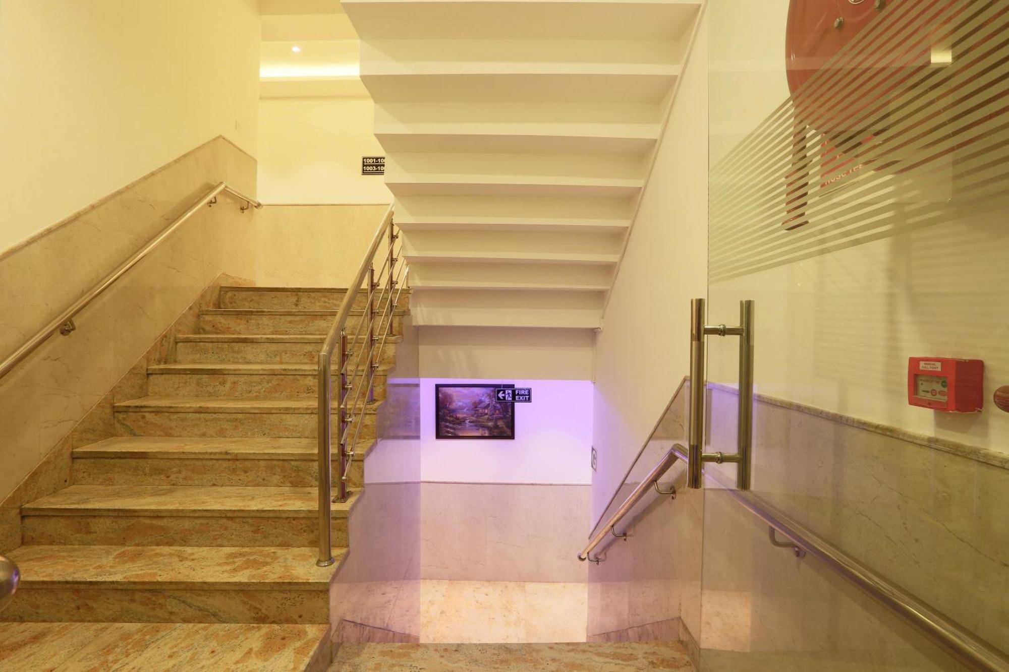 Hotel Arch Suites - Near Aerocity Nova Deli Exterior foto